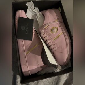 Brand new Versace sneakers. Certificate included